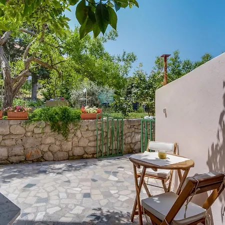 Apartment Mirjana New Mali Losinj Exterior photo