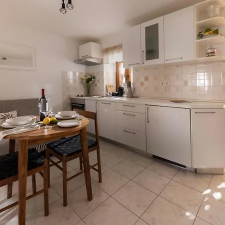 Apartment Mirjana New Mali Losinj Exterior photo
